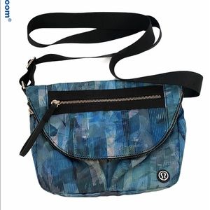 Lululemon crossbody